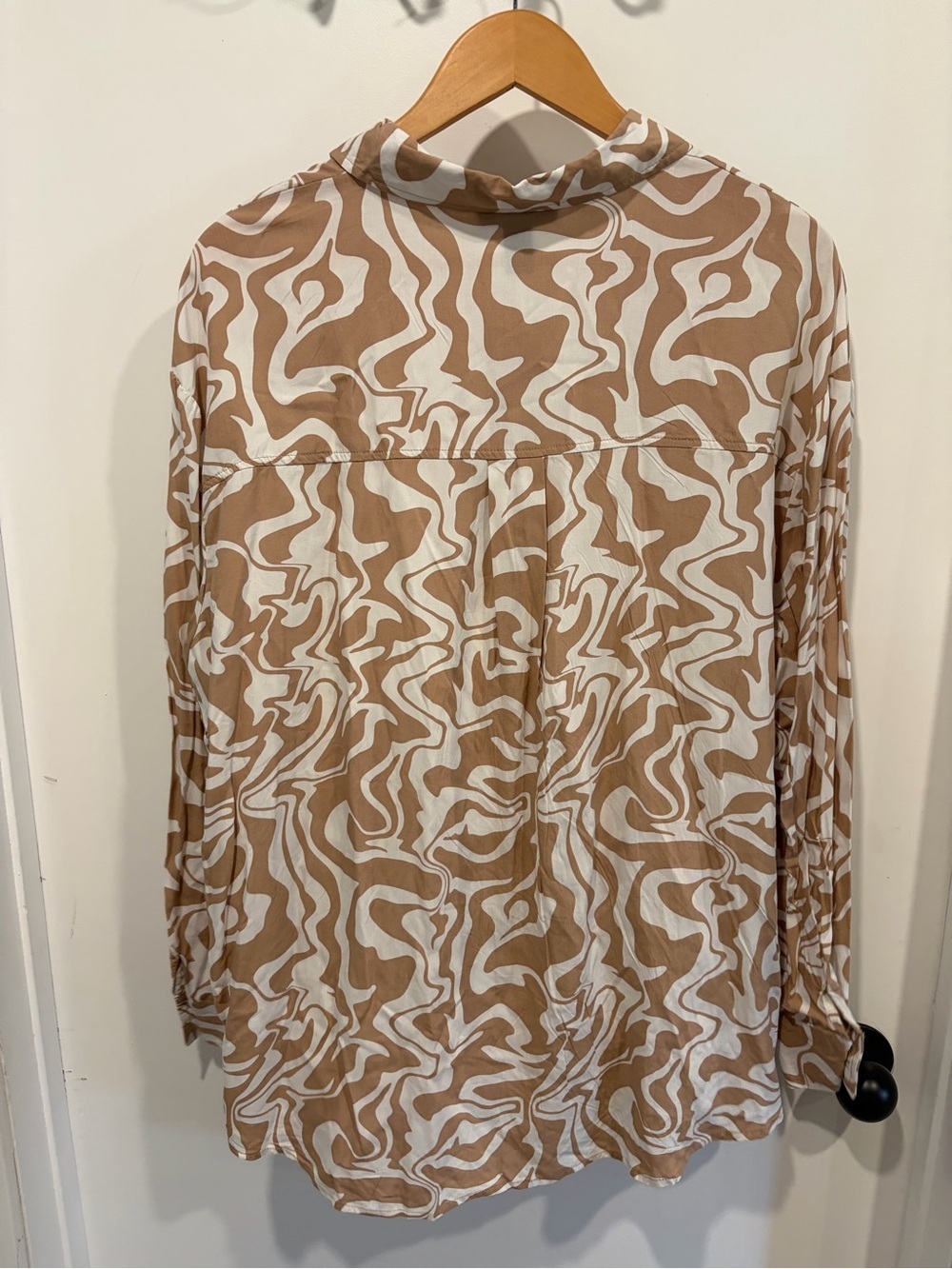Streetwear Society Brown and White Swirl Button-Up Top - Picture 3 of 5